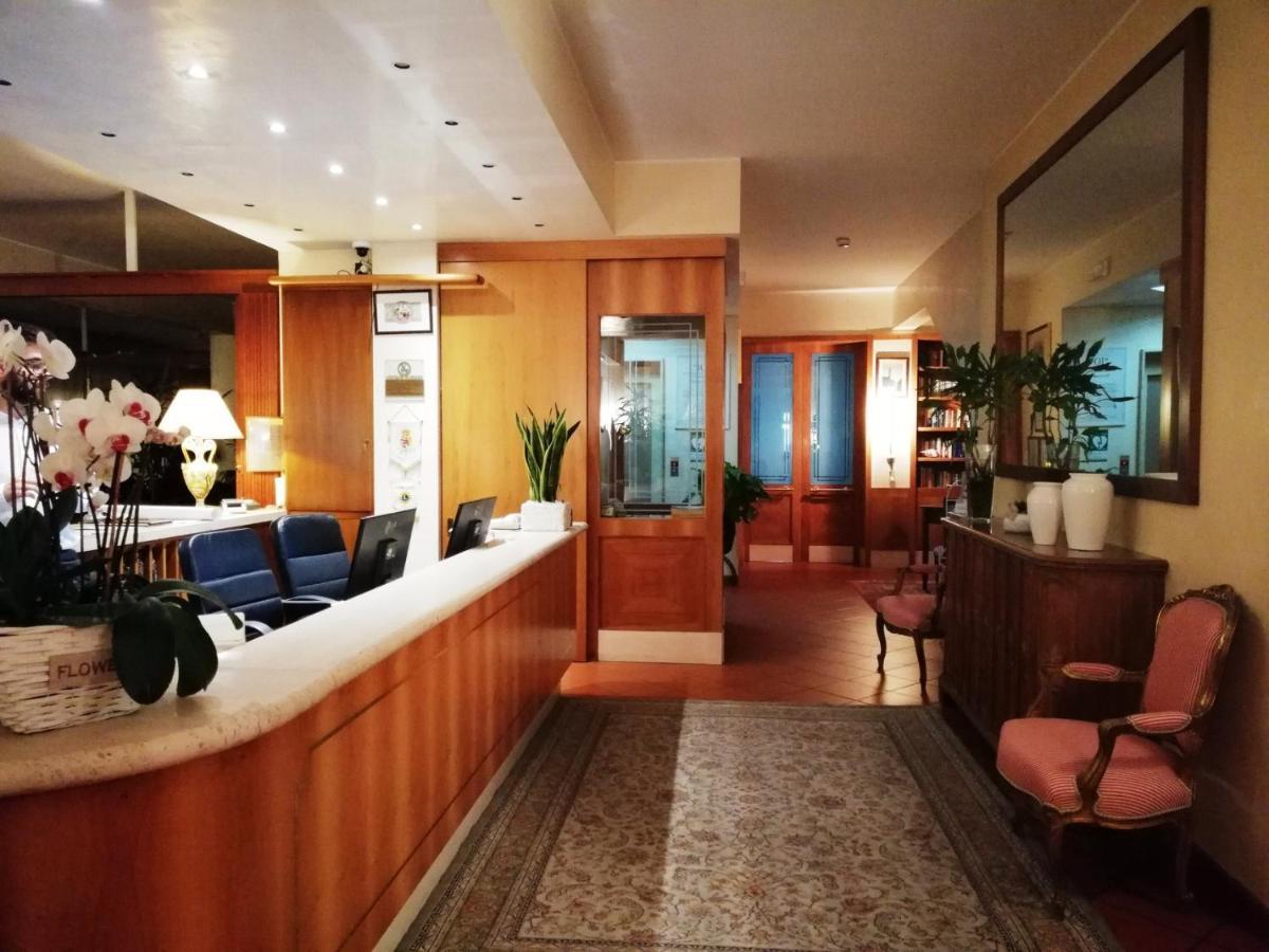 Hotel Parco Delle Rose Silvi Marina Exterior photo