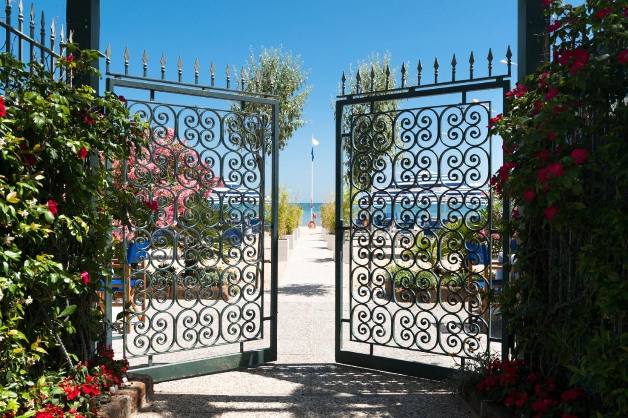 Hotel Parco Delle Rose Silvi Marina Exterior photo