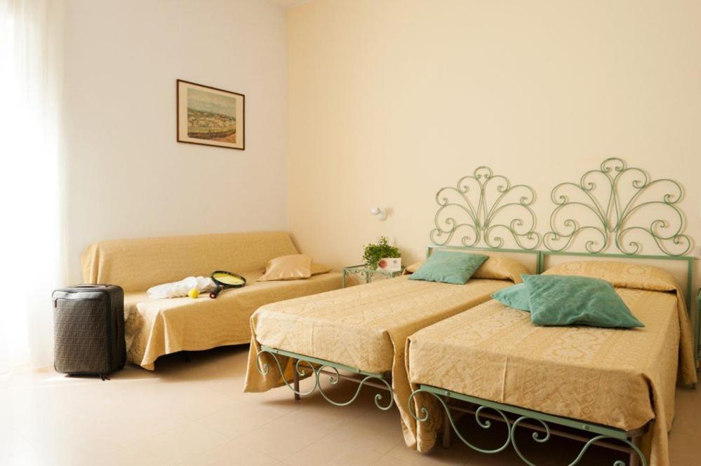 Hotel Parco Delle Rose Silvi Marina Exterior photo