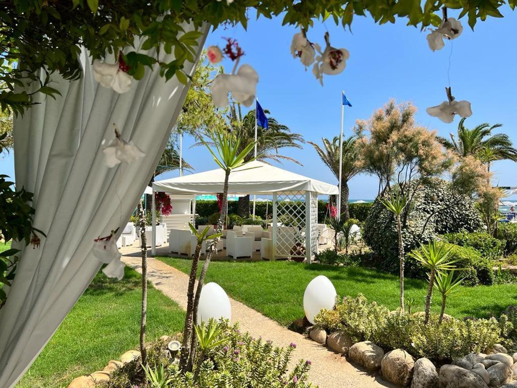 Hotel Parco Delle Rose Silvi Marina Exterior photo