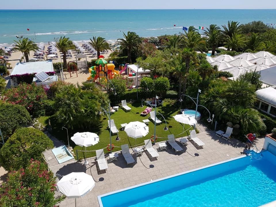 Hotel Parco Delle Rose Silvi Marina Exterior photo