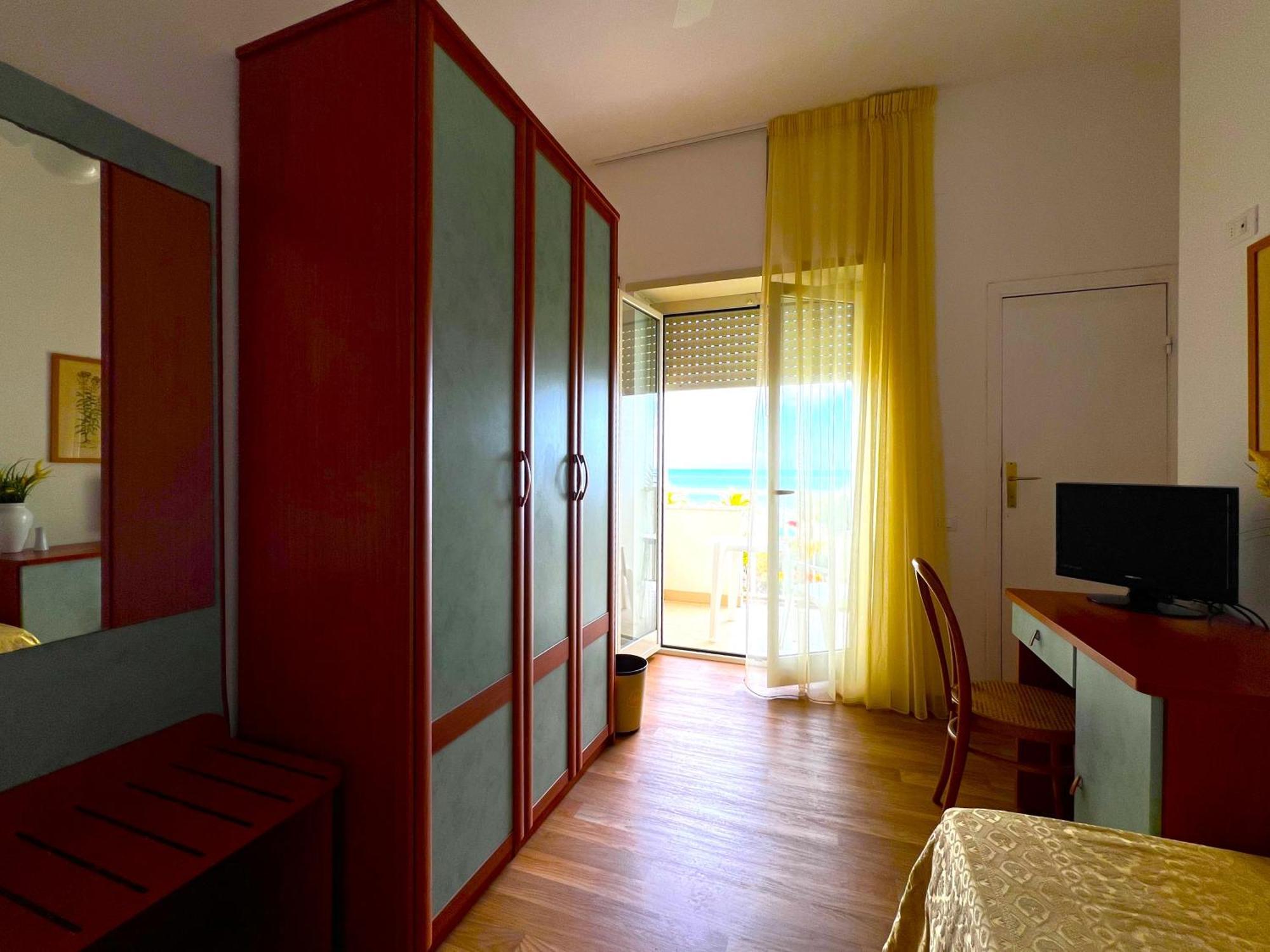 Hotel Parco Delle Rose Silvi Marina Exterior photo