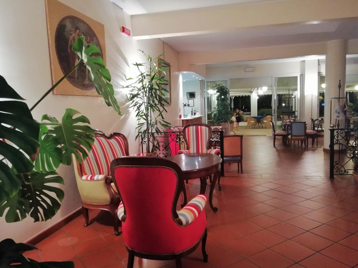 Hotel Parco Delle Rose Silvi Marina Exterior photo