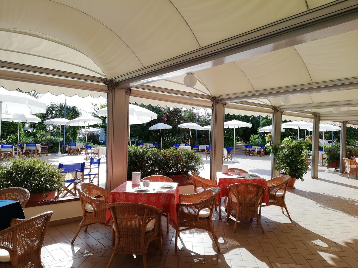 Hotel Parco Delle Rose Silvi Marina Exterior photo